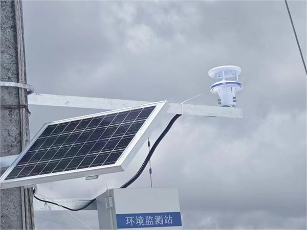 配電線(xiàn)路環(huán)境監(jiān)測(cè)儀案例實(shí)拍